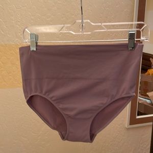 Mindd 1X high rise smoothing brief like new